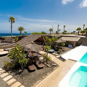 De Arrieta Village - Yurts And Stone - Shared Pool - Walking Distance To Arrieta - Off Grid Tabayesco